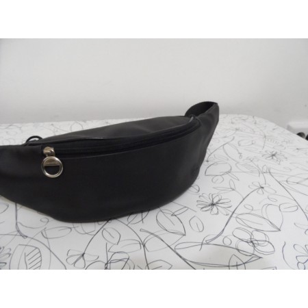 Шкіряна сумка на пояс/груди Lacoste