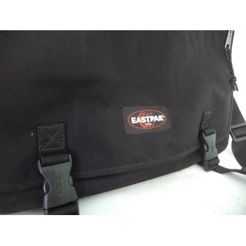 Cумка на плече від культових Eastpak / мессенджер