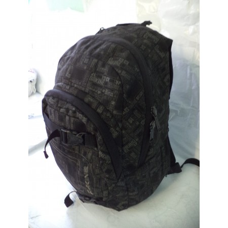 Якісний рюкзак від Dakine (має відділення для мокрих речей/ноутбука )