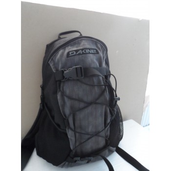 НОВИЙ якісний вело/прогулянковий рюкзак від Dakine