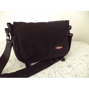 Сумка мессенджер на плече від легендарних Eastpak /MINI версія/ messenger