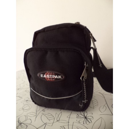 Сумка на плече від Eastpak